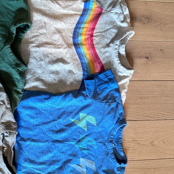 Primary Set of 4 Graphic Teea - Picture 2 of 3